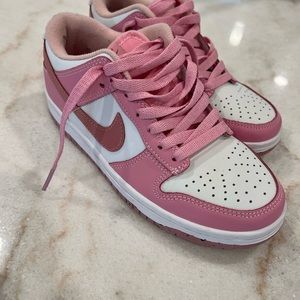 Women’s Nike Sneakers